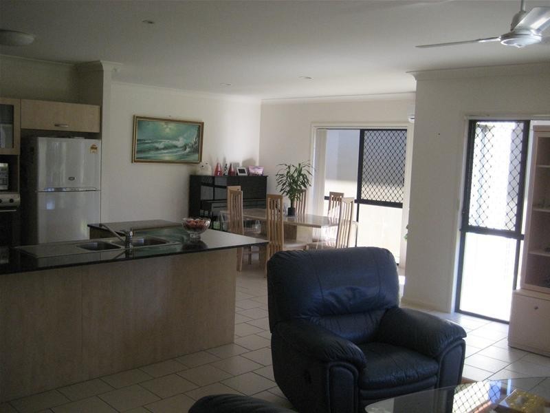 8 Redbud Place, Robina QLD 4226