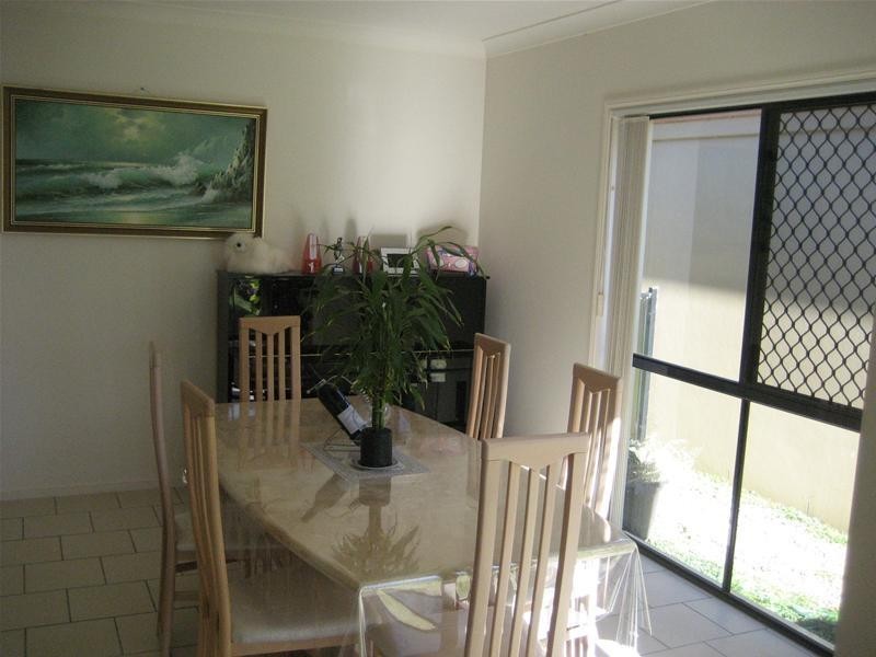 8 Redbud Place, Robina QLD 4226