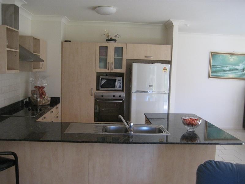 8 Redbud Place, Robina QLD 4226