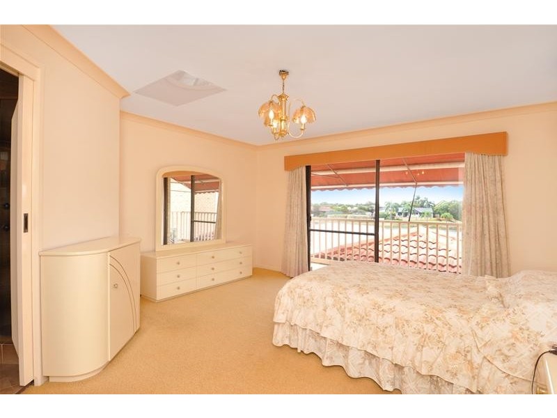 62 Waitomo Street, Broadbeach Waters QLD 4218