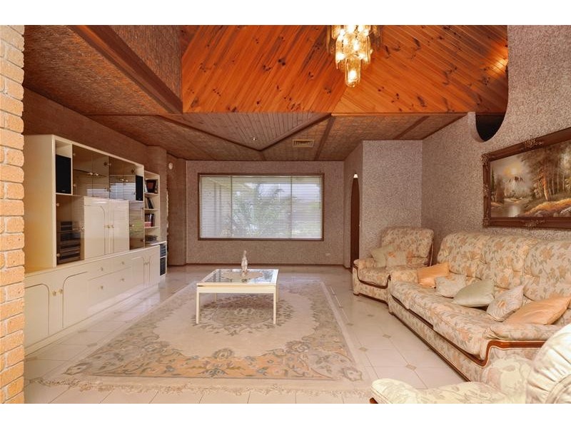 62 Waitomo Street, Broadbeach Waters QLD 4218