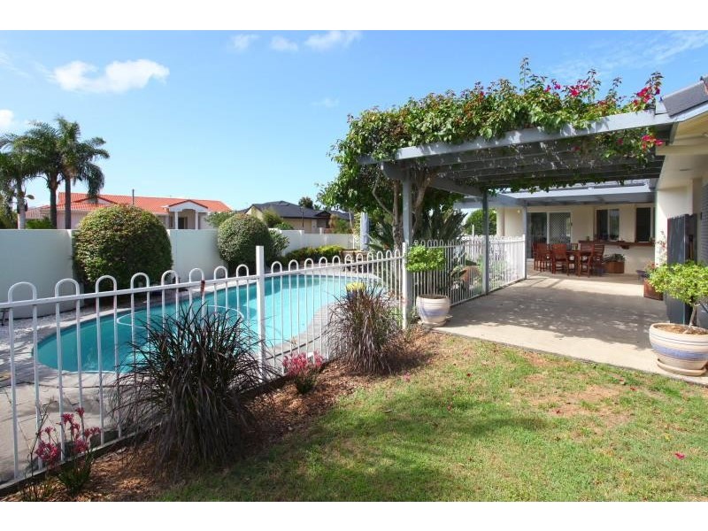 1 Curacao Place, Clear Island Waters QLD 4226