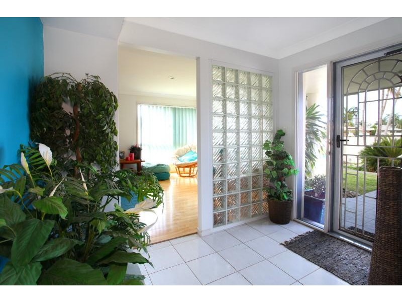 1 Curacao Place, Clear Island Waters QLD 4226