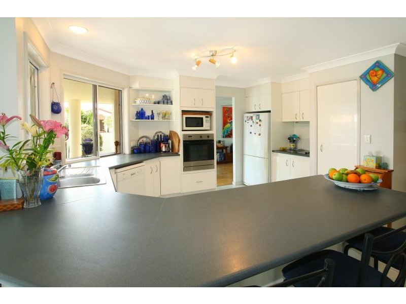 1 Curacao Place, Clear Island Waters QLD 4226