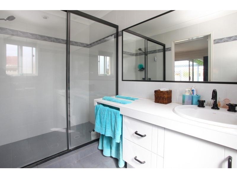 1 Curacao Place, Clear Island Waters QLD 4226