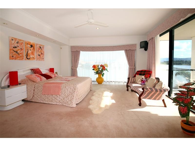 42A Montevideo Drive, Clear Island Waters QLD 4226