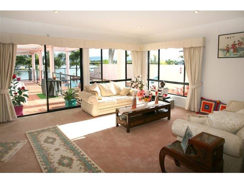 42A Montevideo Drive, Clear Island Waters QLD 4226