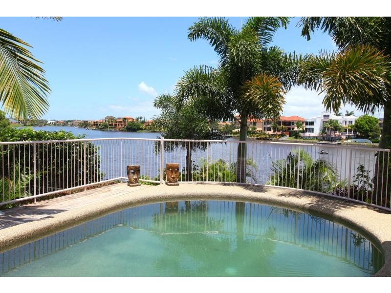 52 Montevideo Drive, Clear Island Waters QLD 4226