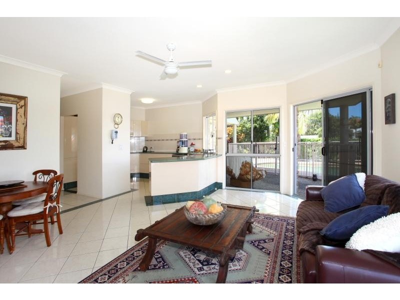 52 Montevideo Drive, Clear Island Waters QLD 4226