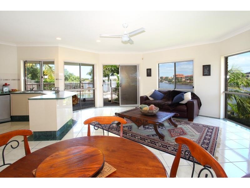 52 Montevideo Drive, Clear Island Waters QLD 4226