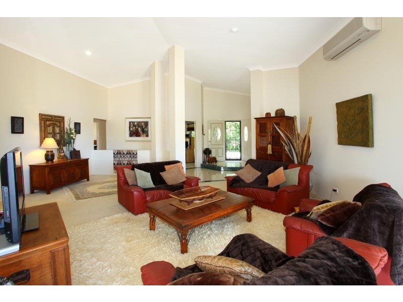 52 Montevideo Drive, Clear Island Waters QLD 4226