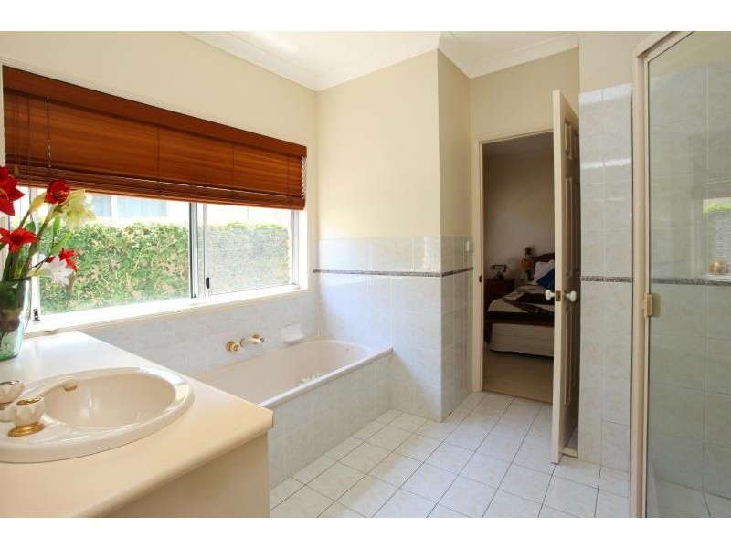 52 Montevideo Drive, Clear Island Waters QLD 4226