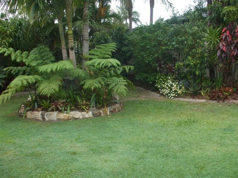 52 Montevideo Drive, Clear Island Waters QLD 4226
