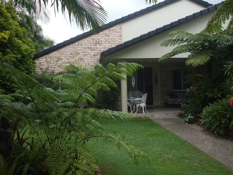 52 Montevideo Drive, Clear Island Waters QLD 4226