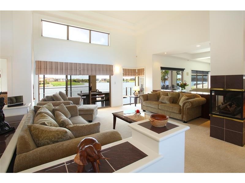 48 Port Jackson Boulevard, Clear Island Waters QLD 4226