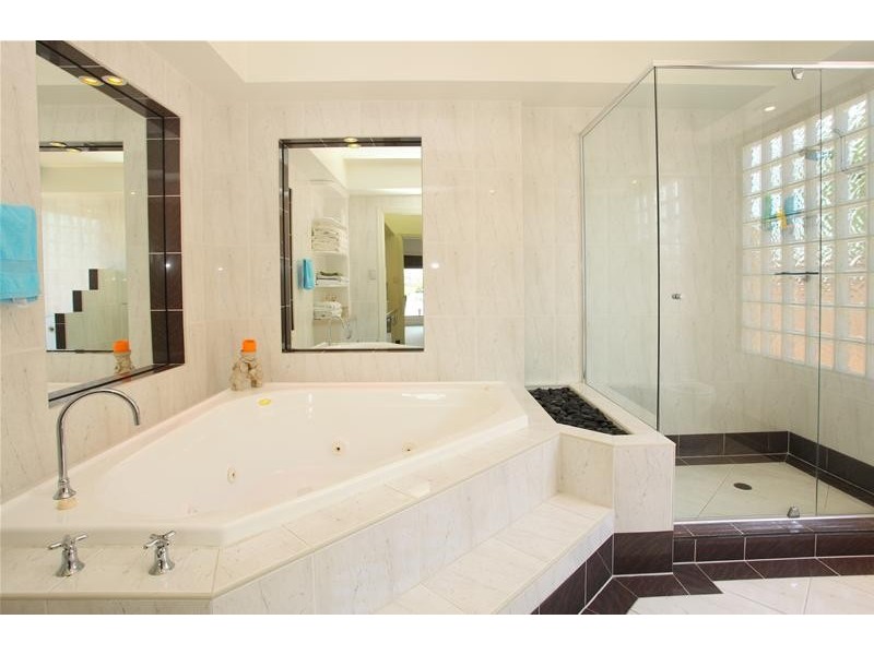 48 Port Jackson Boulevard, Clear Island Waters QLD 4226