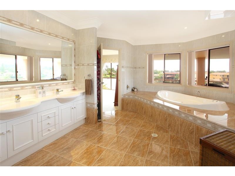 50 Mornington Terrace, Robina QLD 4226