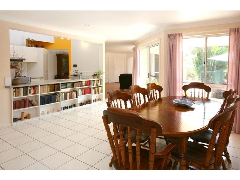 Clear Island Waters QLD 4226