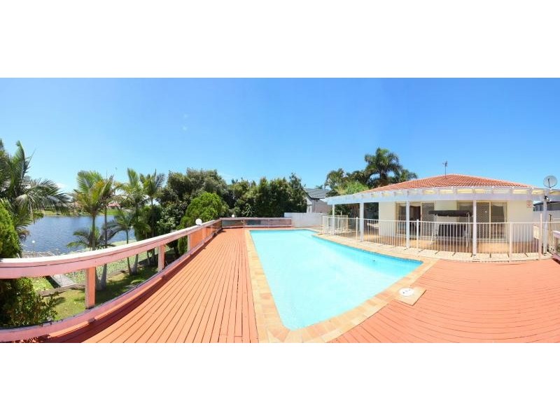 13 Montevideo Drive, Clear Island Waters QLD 4226