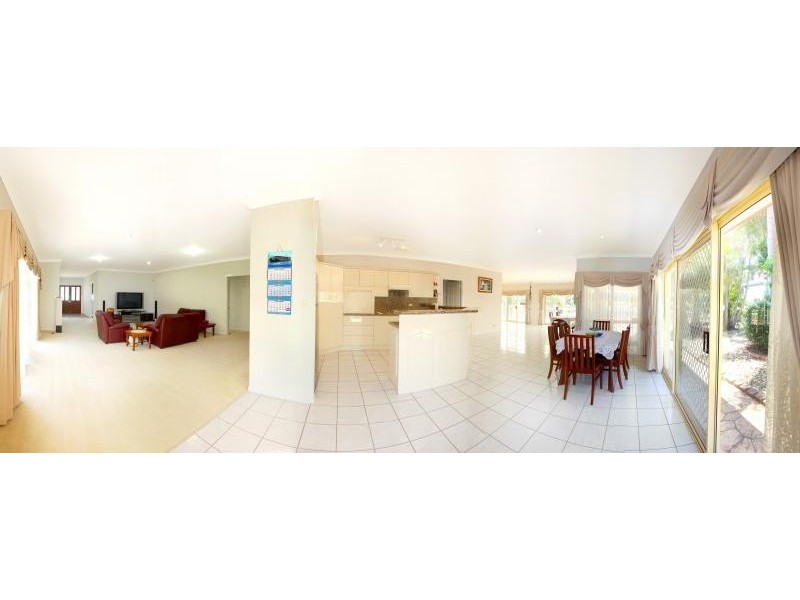 13 Montevideo Drive, Clear Island Waters QLD 4226