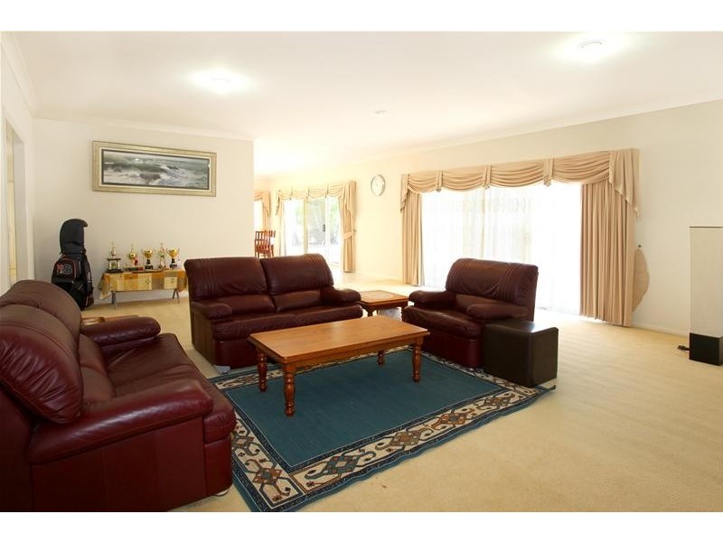 13 Montevideo Drive, Clear Island Waters QLD 4226