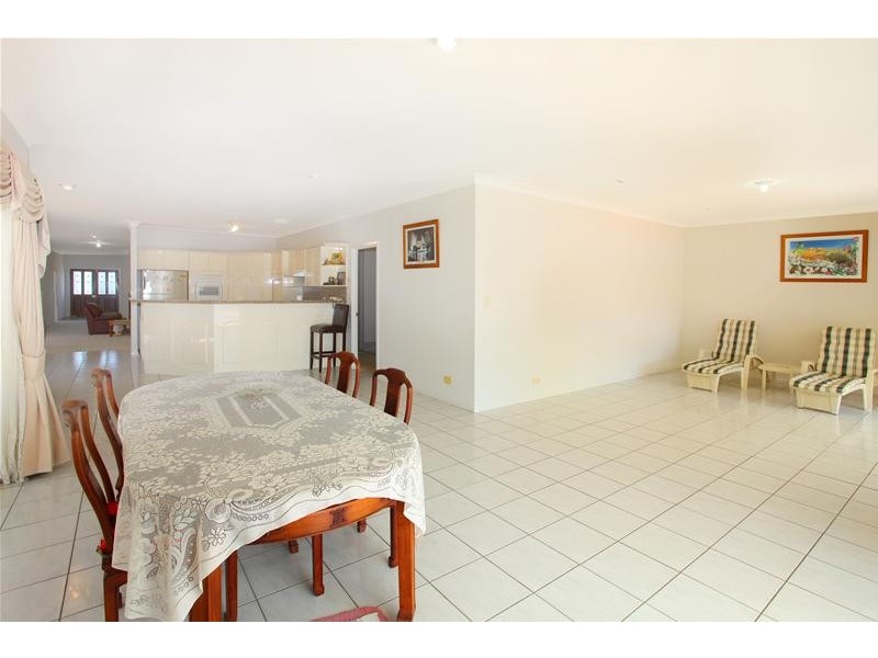 13 Montevideo Drive, Clear Island Waters QLD 4226
