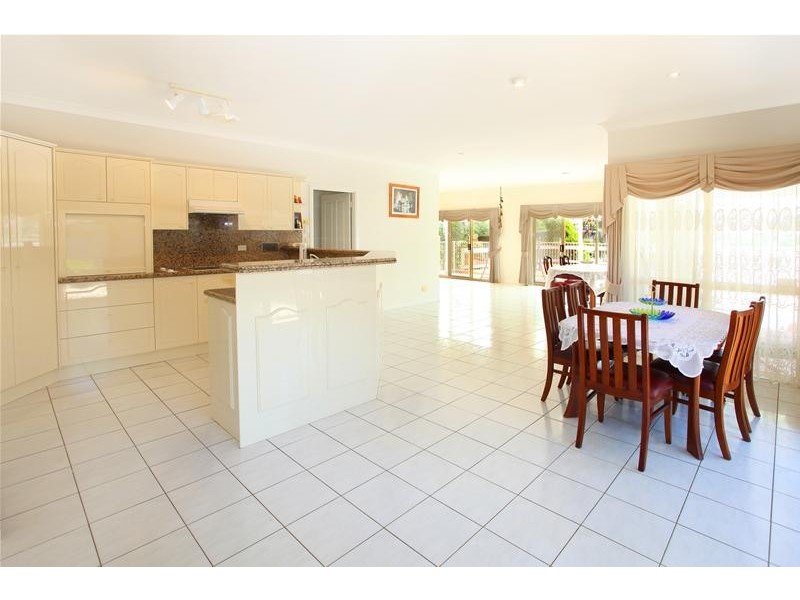 13 Montevideo Drive, Clear Island Waters QLD 4226