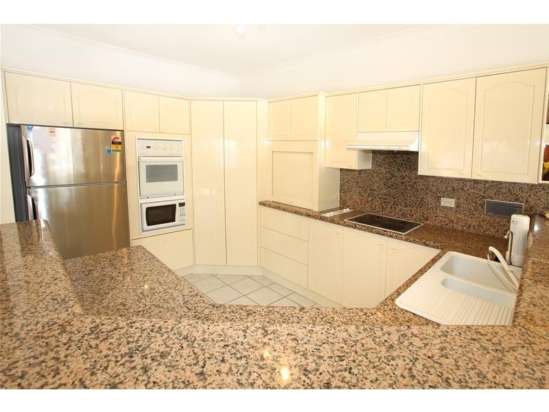 13 Montevideo Drive, Clear Island Waters QLD 4226