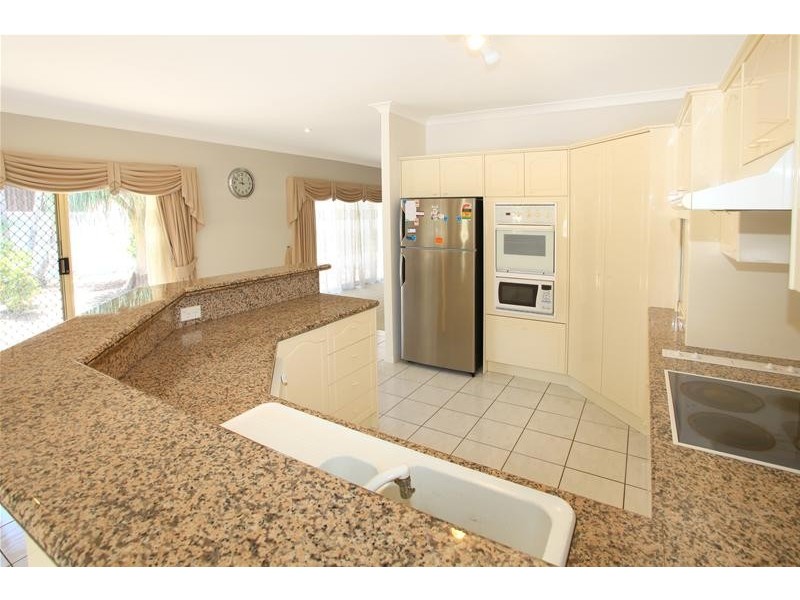 13 Montevideo Drive, Clear Island Waters QLD 4226