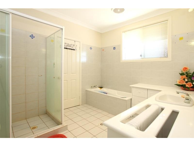 13 Montevideo Drive, Clear Island Waters QLD 4226