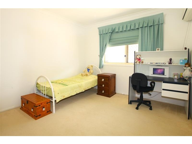 13 Montevideo Drive, Clear Island Waters QLD 4226