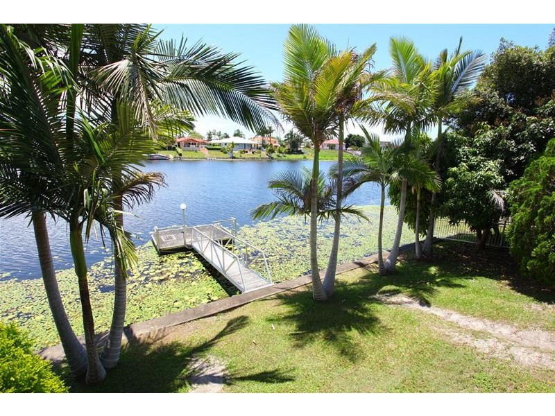 13 Montevideo Drive, Clear Island Waters QLD 4226