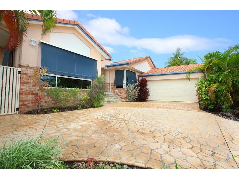 11 Mornington Terrace, Robina QLD 4226