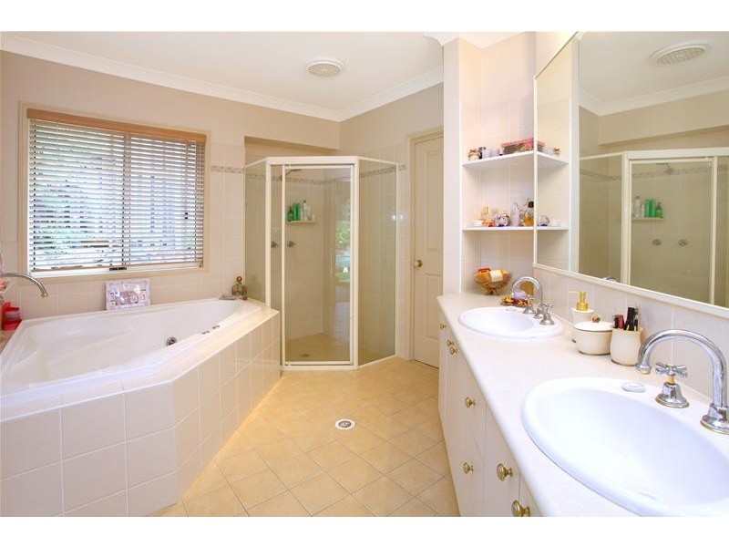 11 Mornington Terrace, Robina QLD 4226