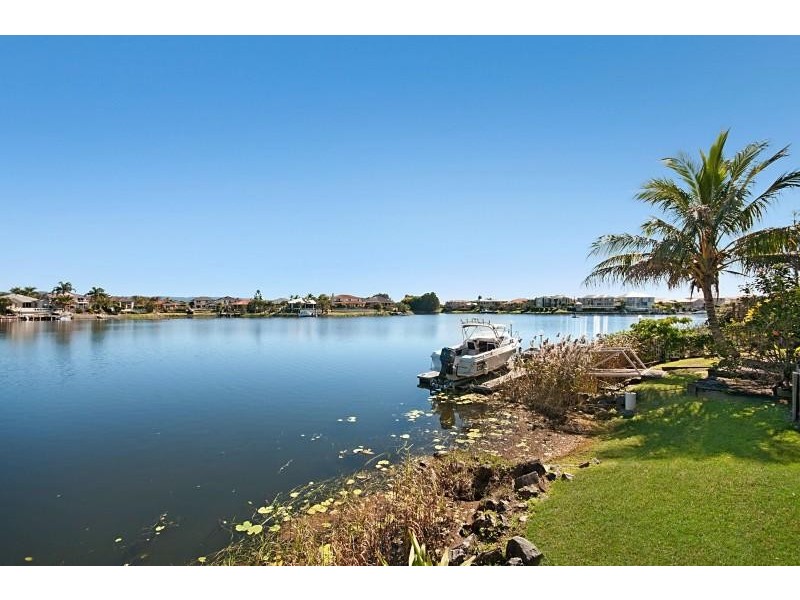 Clear Island Waters QLD 4226