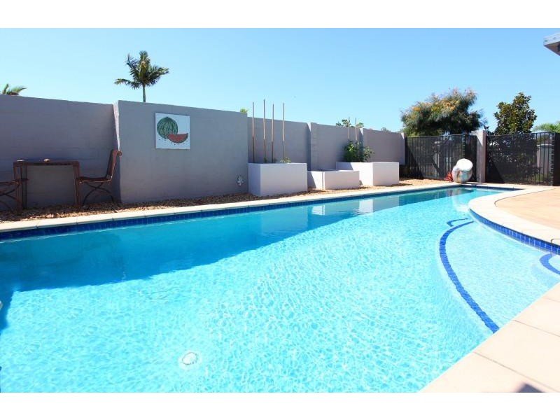 1 Kuranda Drive, Robina QLD 4226