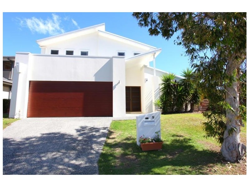 9 Oxford Court, Robina QLD 4226