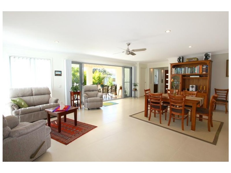 9 Oxford Court, Robina QLD 4226