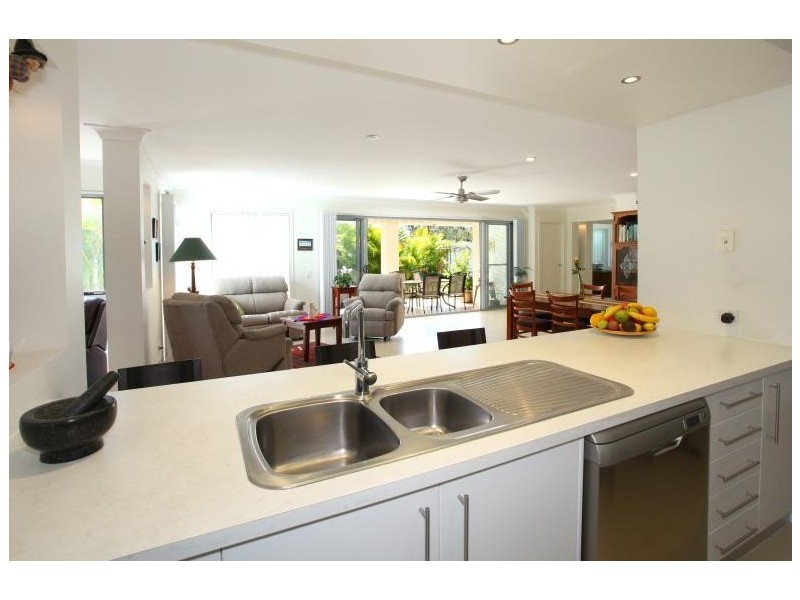 9 Oxford Court, Robina QLD 4226