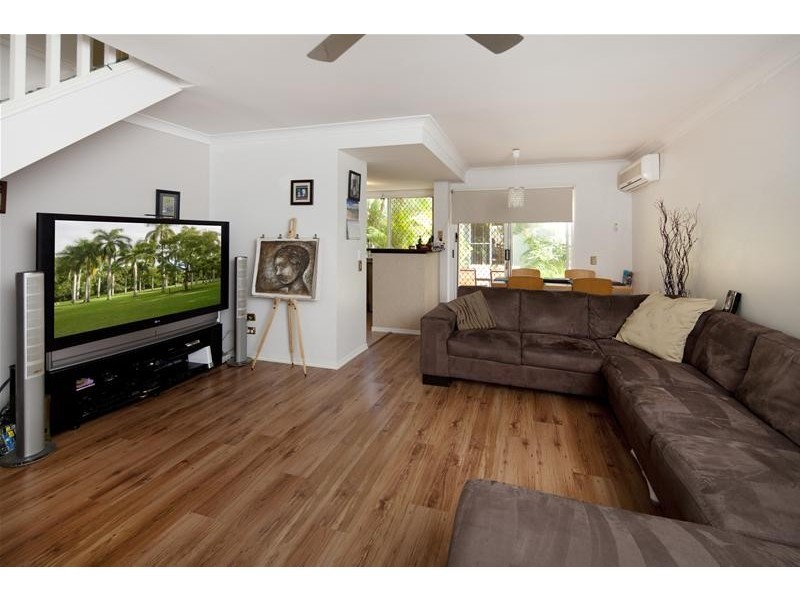 209/215 Cottesloe Drive, Mermaid Waters QLD 4218