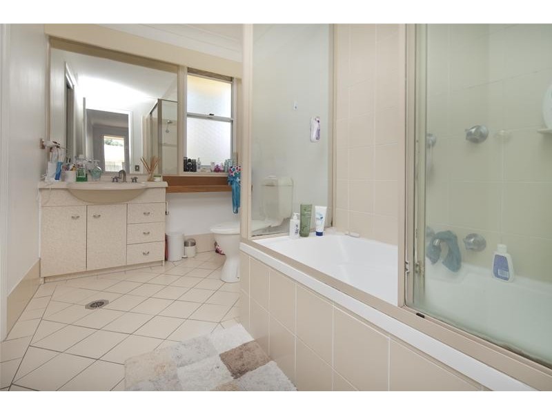 209/215 Cottesloe Drive, Mermaid Waters QLD 4218