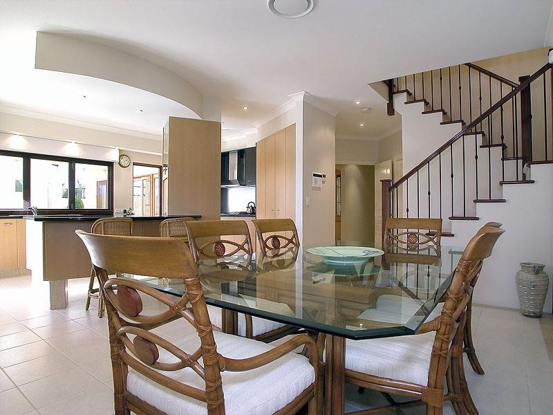 3 Ipsley Drive, Broadbeach Waters QLD 4218