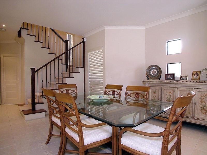 3 Ipsley Drive, Broadbeach Waters QLD 4218