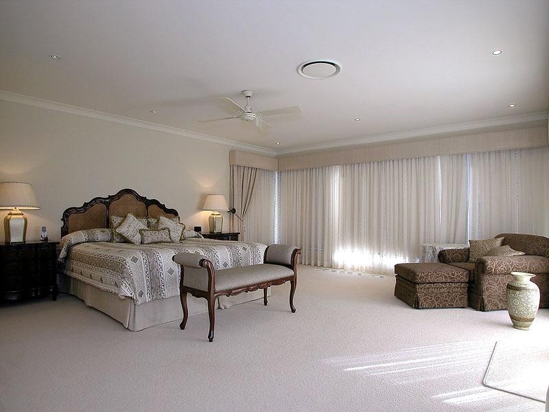 3 Ipsley Drive, Broadbeach Waters QLD 4218