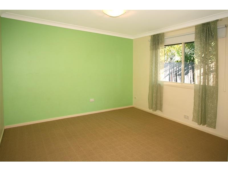 6 Cedar Place, Broadbeach Waters QLD 4218