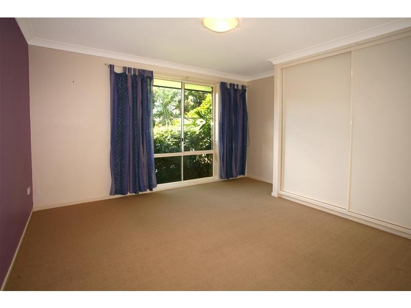 6 Cedar Place, Broadbeach Waters QLD 4218