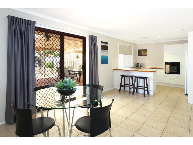 16 Cumberland Drive, Varsity Lakes QLD 4227