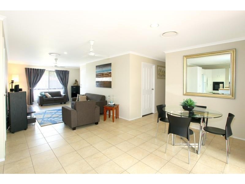 16 Cumberland Drive, Varsity Lakes QLD 4227