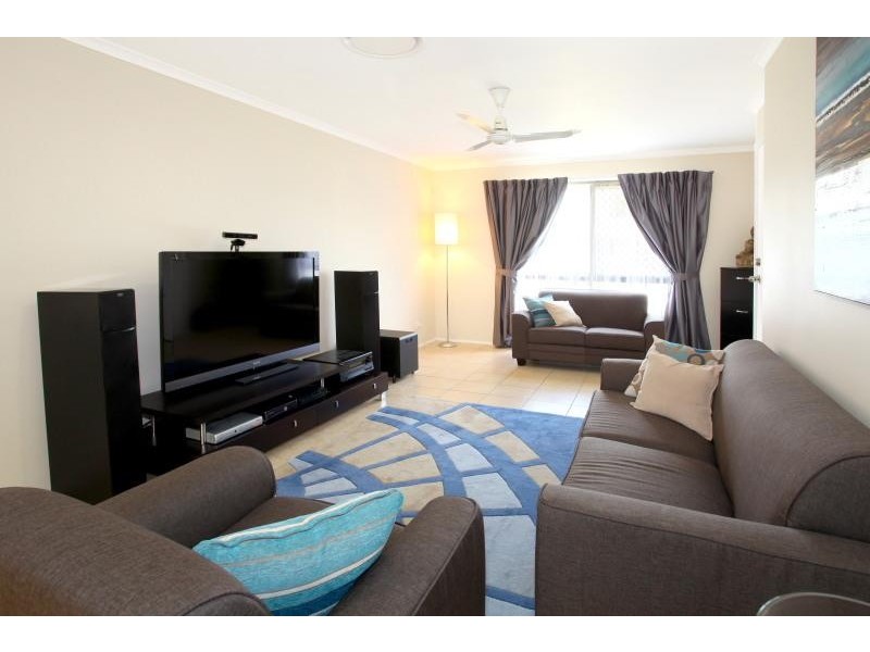 16 Cumberland Drive, Varsity Lakes QLD 4227