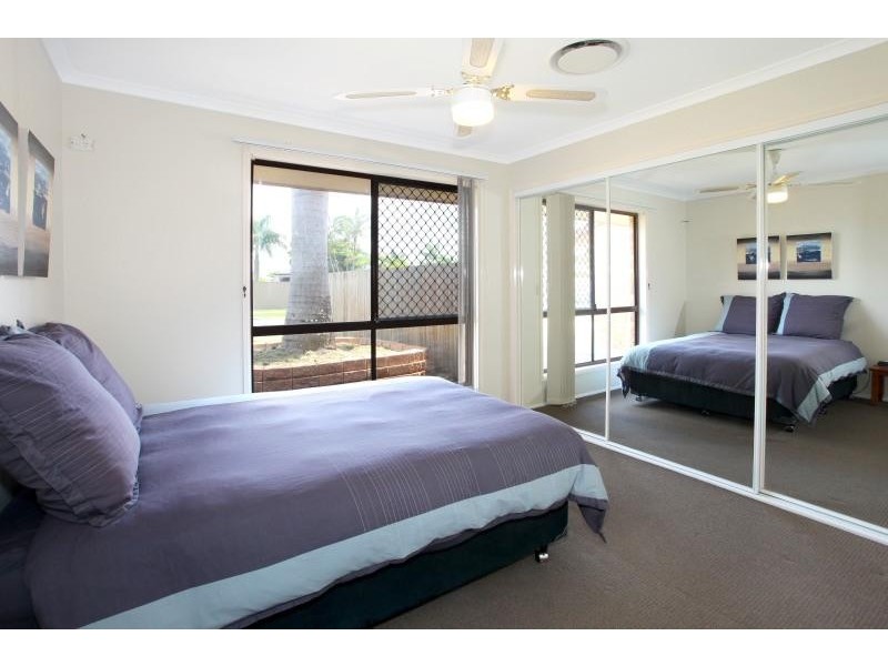 16 Cumberland Drive, Varsity Lakes QLD 4227